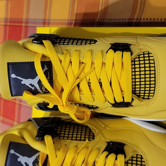 Air Jordan 4 Retro Lightning Shoes Size 11 - Picture 11 of 12
